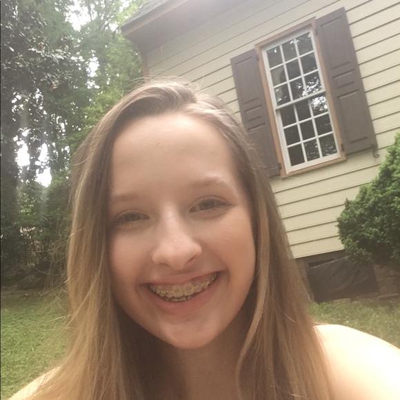 Meet your Posher, Anna - Picture 1 of 1